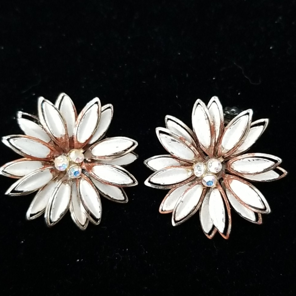 🌸VINTAGE CLIP-ON FLOWER EARRINGS